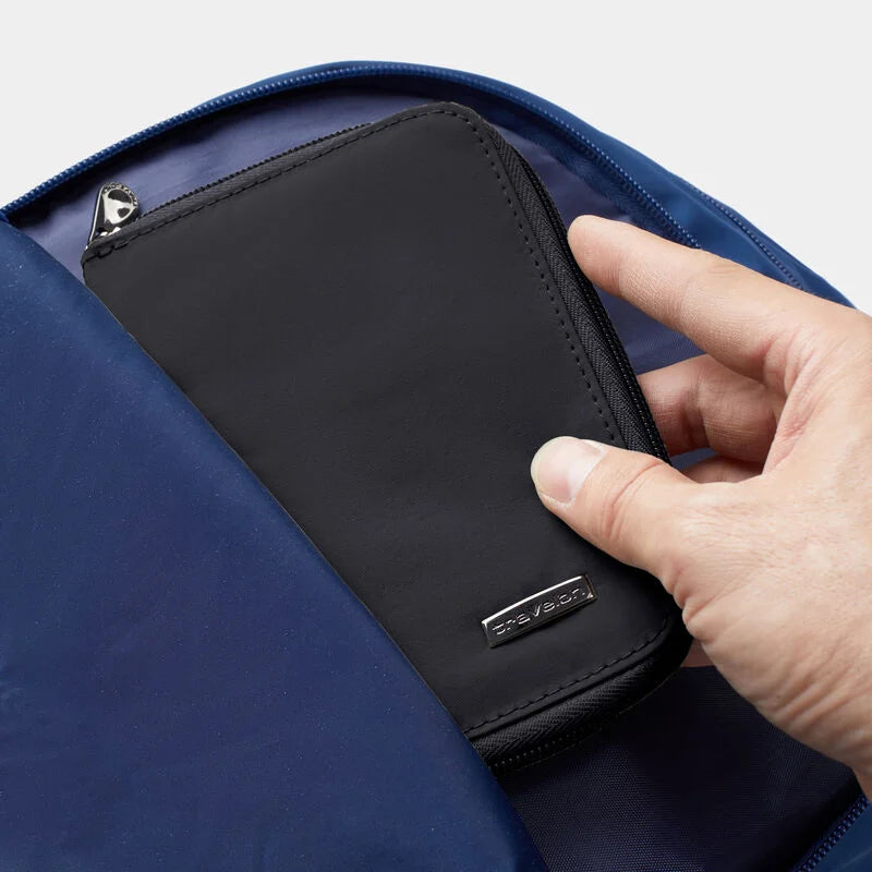 Travelon RFID Passport Zip Wallet43401