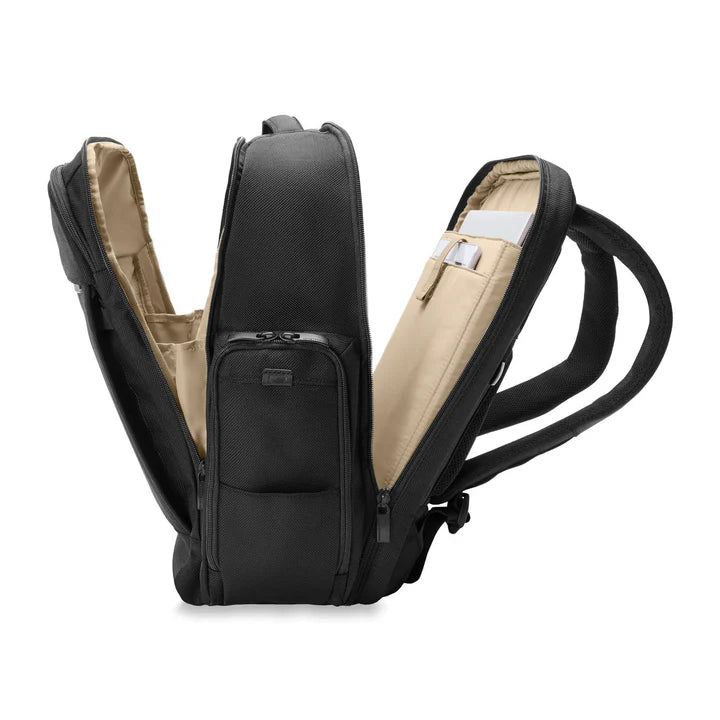 Briggs & Riley Baseline Traveler Backpack BL300 – Square Luggage